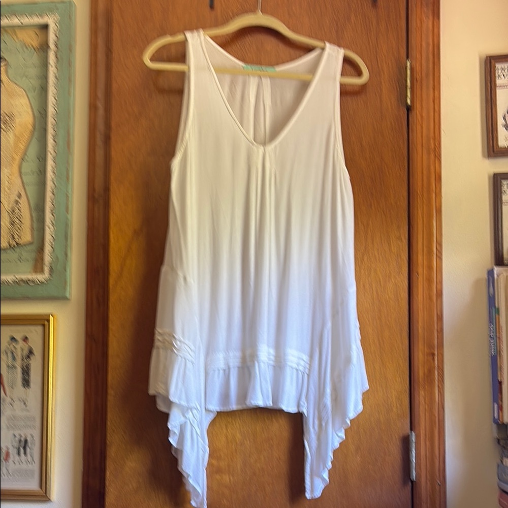 White Sleeveless Top “Karlie”